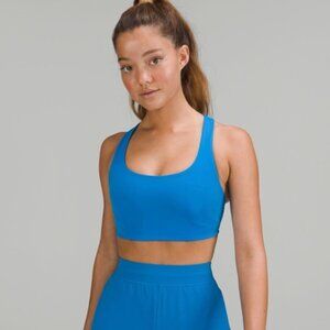 Lululemon Wunder Train Bra *Medium Support, C/D Cup
Blue Poolside, size 6
